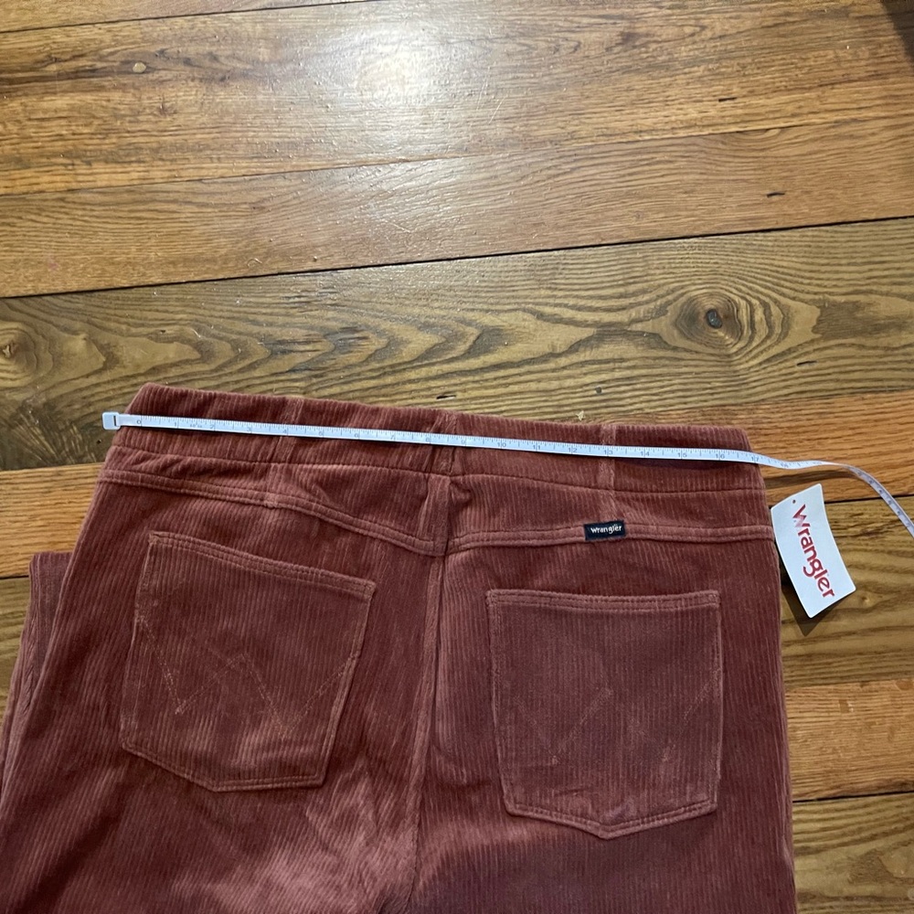 Wrangler Corduroy Pants in Warm Brown super stretchy, 32” inseam